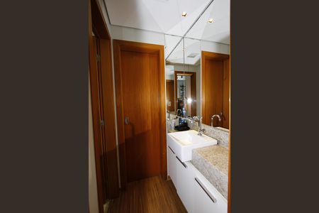 Apartamento à venda com 140m², 4 quartos e 4 vagasBanheiro do Quarto 2 e 3