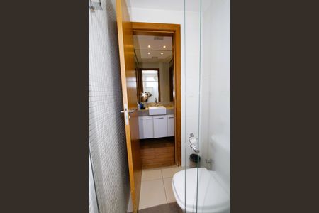 Apartamento à venda com 140m², 4 quartos e 4 vagasBanheiro do Quarto 2 e 3