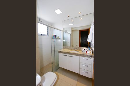 Apartamento à venda com 140m², 4 quartos e 4 vagasBanheiro quarto 4