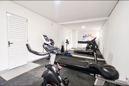 Apartamento para alugar com 66m², 2 quartos e 2 vagasÁrea comum - Academia