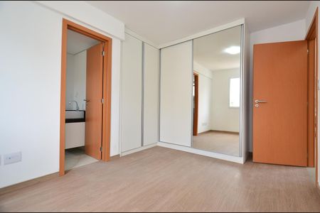 Apartamento para alugar com 66m², 2 quartos e 2 vagasSuite