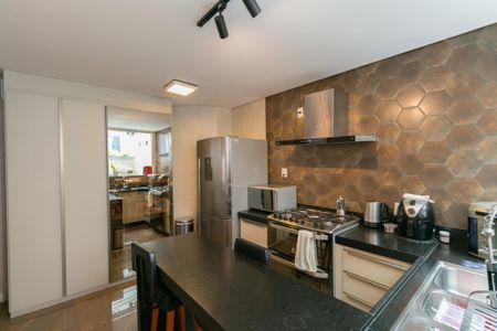 Apartamento à venda com 130m², 3 quartos e 2 vagasCozinha