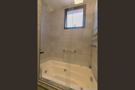 Apartamento à venda com 130m², 3 quartos e 2 vagasBanheiro Social