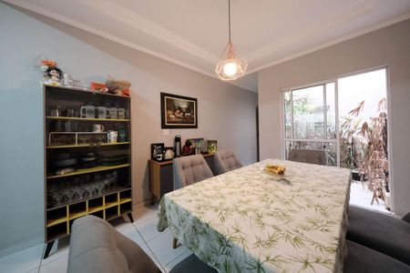 Casa à venda com 102m², 3 quartos e 2 vagasCopa