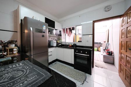 Casa à venda com 102m², 3 quartos e 2 vagasCozinha