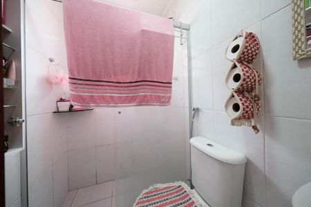 Casa à venda com 102m², 3 quartos e 2 vagasBanheiro da Suíte