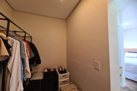 Apartamento à venda com 80m², 2 quartos e 1 vaga Apartamento à venda com 80m², 2 quartos e 1 vagaCloset da suíte