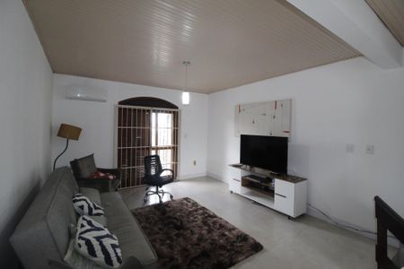 Sala de casa para alugar com 3 quartos, 210m² em Parque Santa Fé, Porto Alegre