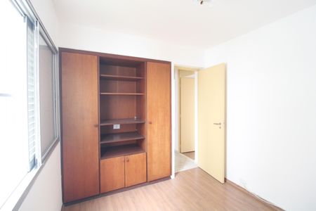Quarto 3 de apartamento para alugar com 3 quartos, 77m² em Vila Sofia, São Paulo
