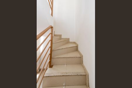 Apartamento para alugar com 150m², 3 quartos e 2 vagasEscada