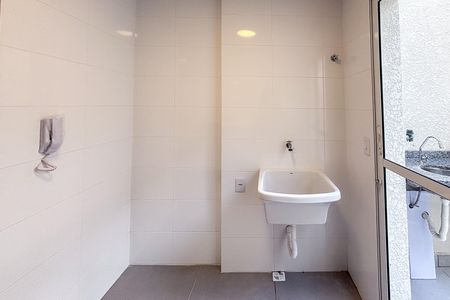 Apartamento para alugar com 50m², 2 quartos e sem vaga Apartamento para alugar com 50m², 2 quartos e sem vagaÁrea de Serviço