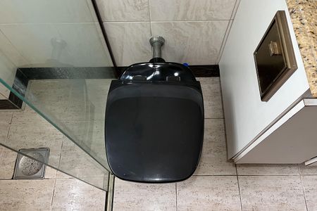 Banheiro de apartamento para alugar com 1 quarto, 47m² em Ponta da Praia, Santos