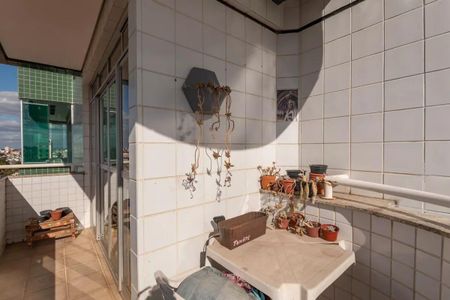 Apartamento à venda com 89m², 3 quartos e 2 vagasVaranda