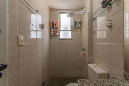 Banheiro de apartamento à venda com 3 quartos, 89m² em Itapoã, Belo Horizonte