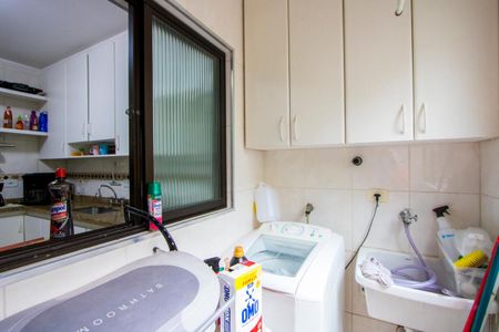 Apartamento à venda com 81m², 3 quartos e 2 vagas Apartamento à venda com 81m², 3 quartos e 2 vagasÁrea de serviço