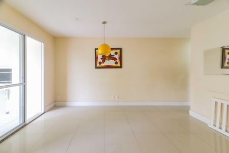 Sala de apartamento para alugar com 3 quartos, 95m² em Jardim Cláudia, São Paulo