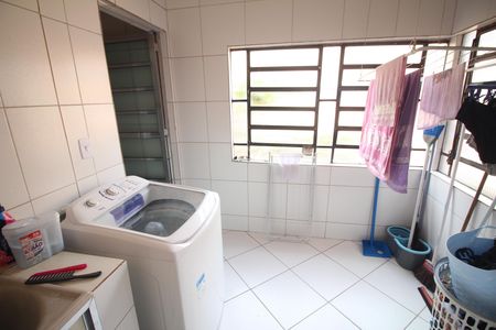 Casa à venda com 120m², 5 quartos e 1 vagaÁrea de Serviço