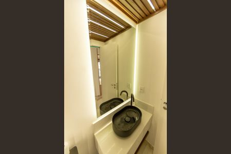 Apartamento para alugar com 85m², 2 quartos e 2 vagas Apartamento para alugar com 85m², 2 quartos e 2 vagasBanheiro social