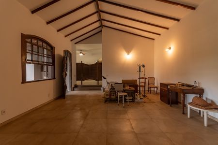 Sala de casa à venda com 4 quartos, 280m² em Pampulha, Belo Horizonte