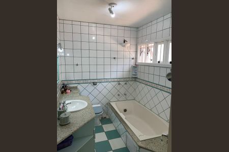 Banheiro social de casa à venda com 3 quartos, 116m² em Mauá, Novo Hamburgo