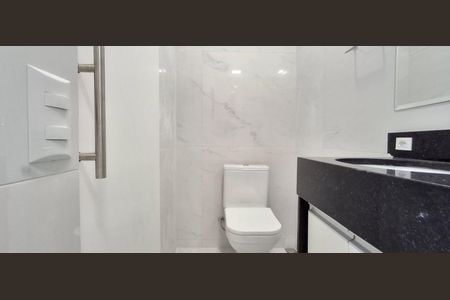 Banheiro  de apartamento para alugar com 1 quarto, 30m² em Centro, Florianópolis