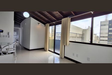 Sala de apartamento para alugar com 1 quarto, 72m² em Centro, Florianópolis
