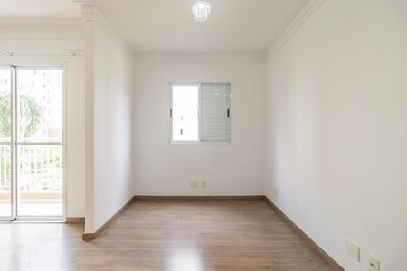 Sala de apartamento para alugar com 2 quartos, 68m² em Jardim Tupanci, Barueri