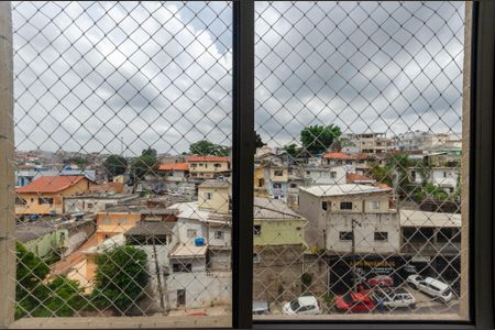 Sala - Janela de apartamento para alugar com 2 quartos, 46m² em Vila Zat, São Paulo