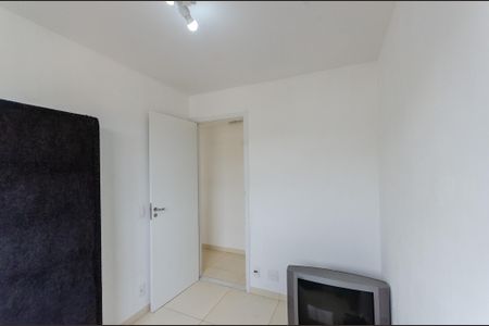 Quarto 1 de apartamento para alugar com 2 quartos, 46m² em Vila Zat, São Paulo