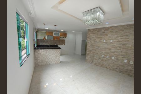 Sala/Cozinha de casa para alugar com 2 quartos, 90m² em Taquara, Rio de Janeiro