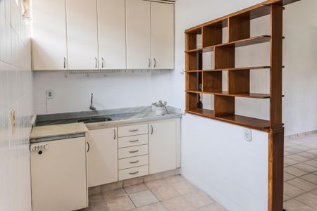 Cozinha de apartamento para alugar com 2 quartos, 55m² em Shcs, Brasília