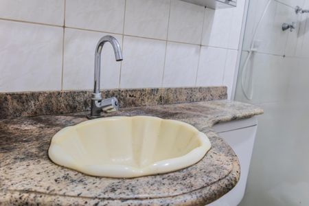 Banheiro Social de apartamento para alugar com 2 quartos, 55m² em Shcs, Brasília