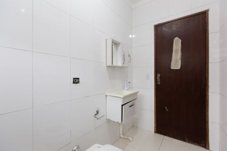 Casa para alugar com 60m², 2 quartos e 1 vaga Casa para alugar com 60m², 2 quartos e 1 vagaBanheiro