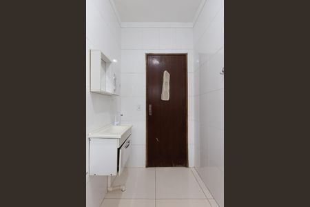 Casa para alugar com 60m², 2 quartos e 1 vaga Casa para alugar com 60m², 2 quartos e 1 vagaBanheiro