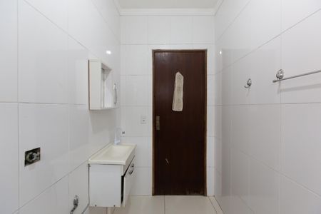 Casa para alugar com 60m², 2 quartos e 1 vaga Casa para alugar com 60m², 2 quartos e 1 vagaBanheiro