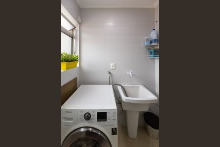 Apartamento à venda com 65m², 2 quartos e 1 vagaÁrea de Serviço