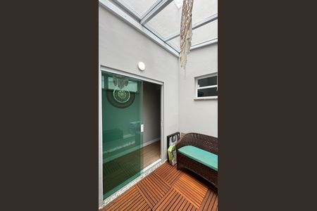 Casa à venda com 104m², 2 quartos e 2 vagas Casa à venda com 104m², 2 quartos e 2 vagasJardim de Inverno