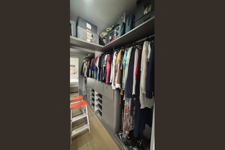 Casa à venda com 104m², 2 quartos e 2 vagas Casa à venda com 104m², 2 quartos e 2 vagasCloset da Suíte