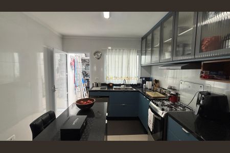 Casa à venda com 104m², 2 quartos e 2 vagas Casa à venda com 104m², 2 quartos e 2 vagasCozinha