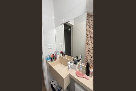 Casa à venda com 104m², 2 quartos e 2 vagas Casa à venda com 104m², 2 quartos e 2 vagasBanheiro