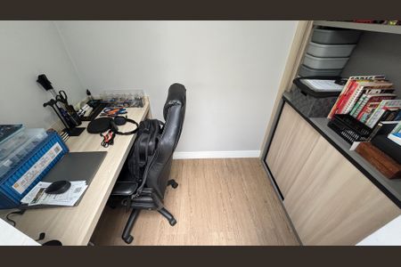 Casa à venda com 104m², 2 quartos e 2 vagas Casa à venda com 104m², 2 quartos e 2 vagasEscritório