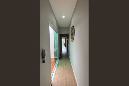 Casa à venda com 104m², 2 quartos e 2 vagas Casa à venda com 104m², 2 quartos e 2 vagasCorredor