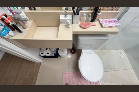 Casa à venda com 104m², 2 quartos e 2 vagas Casa à venda com 104m², 2 quartos e 2 vagasBanheiro