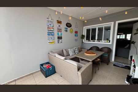 Casa à venda com 104m², 2 quartos e 2 vagas Casa à venda com 104m², 2 quartos e 2 vagasGaragem