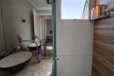 Apartamento à venda com 75m², 3 quartos e 1 vaga Apartamento à venda com 75m², 3 quartos e 1 vagaBanheiro