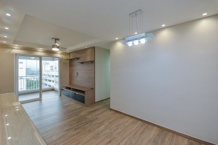 Sala de apartamento para alugar com 3 quartos, 81m² em Vila Isa, São Paulo