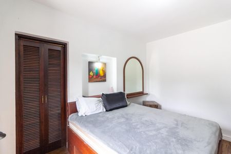 Casa à venda com 200m², 3 quartos e 2 vagasQuarto 1 - Suíte