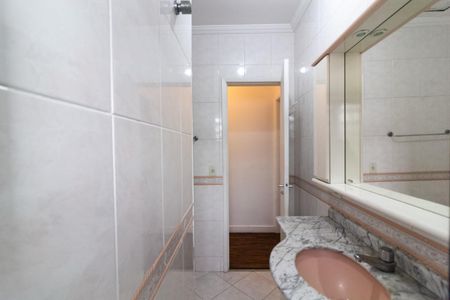 Casa à venda com 200m², 3 quartos e 2 vagasBanheiro Social