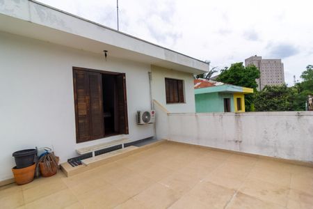 Casa à venda com 200m², 3 quartos e 2 vagasVaranda Quarto 1 - Suíte