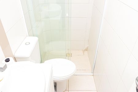 Banheiro de apartamento para alugar com 1 quarto, 42m² em Vila Marari, São Paulo